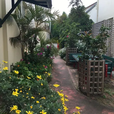 Albany Foreshore Guest House-2